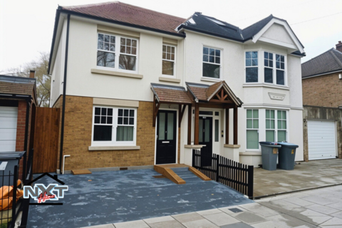 Cheltenham Gardens, London, E6 3 bed house for sale