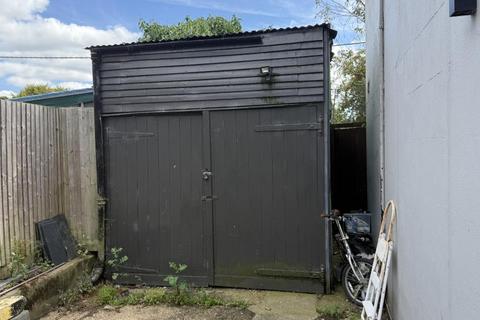 Garage, 2 Green Court Road... Garage for sale
