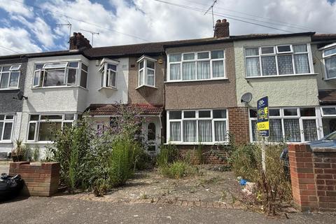 45 Beechfield Gardens, Romford 3 bed terraced house for sale