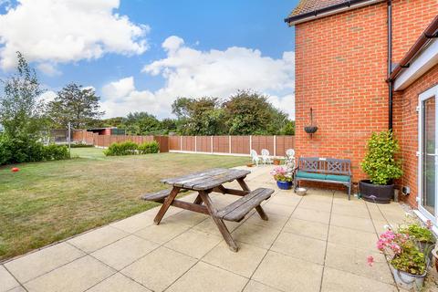 Palmbeach Avenue, Hythe, Kent 4 bed semi