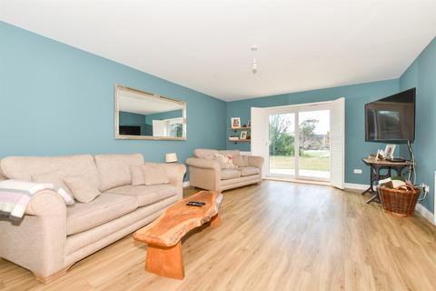 Palmbeach Avenue, Hythe, Kent 4 bed semi