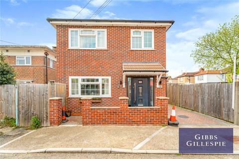School Approach, Hayes, Middlesex 3 bed detached house for sale