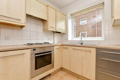 Maldon Road, Wallington, Surrey 2 bed ground floor flat for sale
