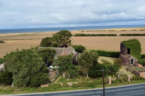 Waxholme, HU19 2BX 4 bed detached house for sale