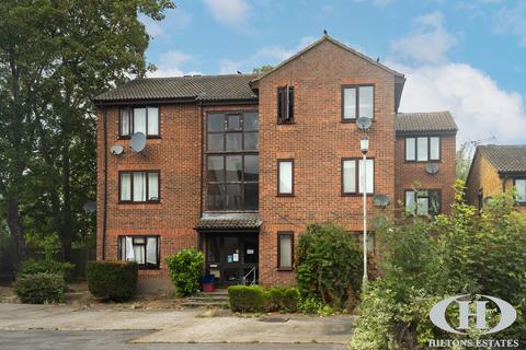 Barnes Avenue, Southall 1 bed apartment for sale