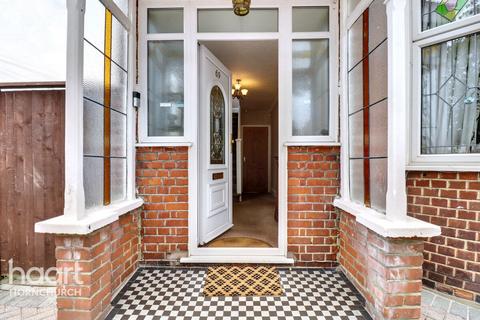 Osborne Road, HORNCHURCH 3 bed semi