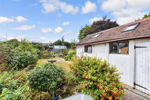 Park Way, Maidstone ME17 3 bed semi