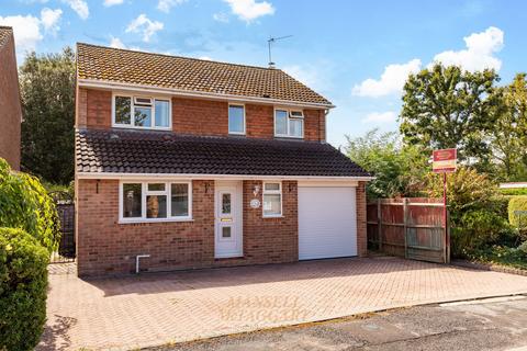 Lashmere, Crawley RH10 3 bed detached house for sale