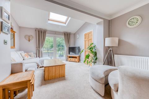 School Close, Norwich NR16 4 bed semi