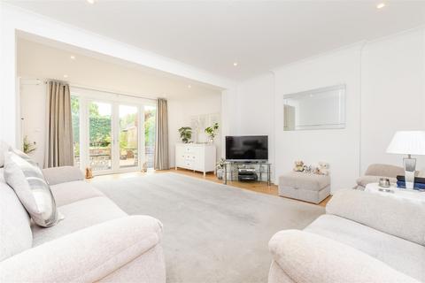 New Road, Meopham DA13 3 bed detached bungalow for sale