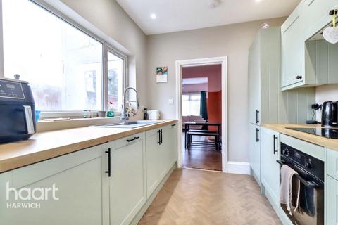 Garland Road, Harwich 3 bed terraced house for sale