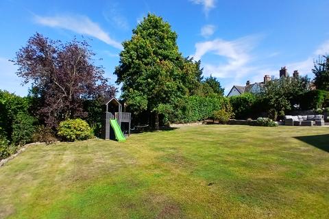 Gorad Road, Bangor LL57 5 bed detached house for sale