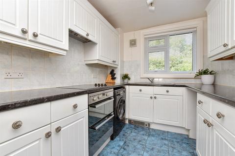 Hazelmere Close, Leatherhead, Surrey 1 bed ground floor flat for sale