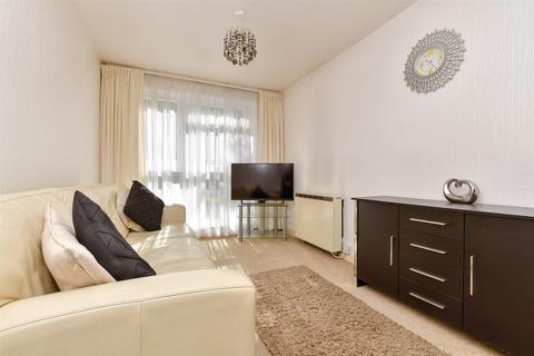 Hazelmere Close, Leatherhead, Surrey 1 bed ground floor flat for sale