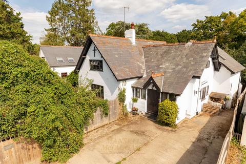 Peeks Brook Lane, Horley RH6 6 bed detached house for sale