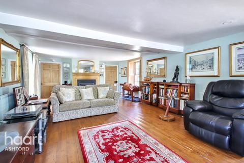 Kingsford Street, Ashford 4 bed detached house for sale