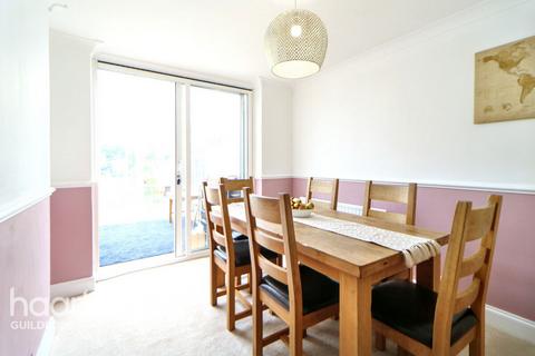 Sheepfold Road, GUILDFORD 3 bed detached house for sale