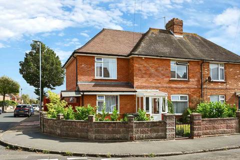 Vine Square, Eastbourne BN22 5 bed semi