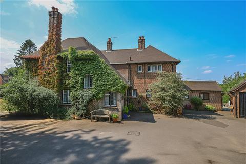 Longacre Close, Liss, Hampshire, GU33 4 bed detached house for sale