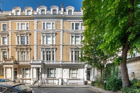 The Mezzanine, Clanricarde Gardens... Studio for sale