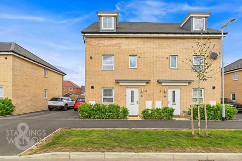 Metcalf Road, Rackheath, Norwich 4 bed semi