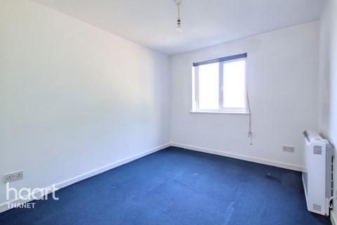 Mayfield Avenue, Dover 1 bed apartment for sale