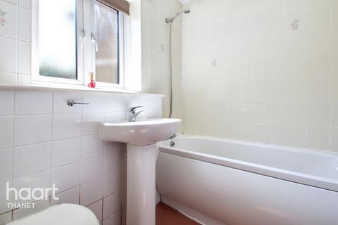 Mayfield Avenue, Dover 1 bed apartment for sale