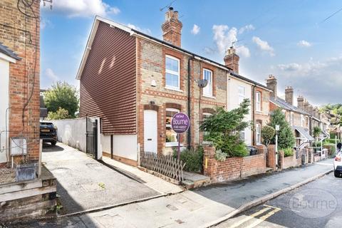Ludlow Road, Guildford, Surrey, GU2 2 bed end of terrace house for sale