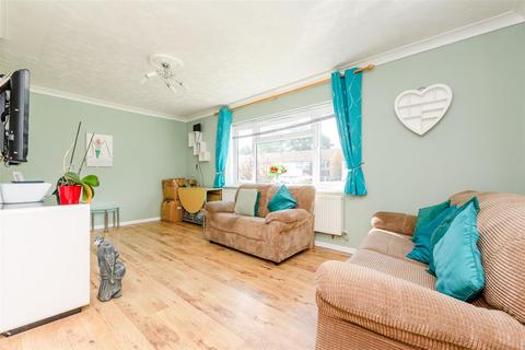 Leander Road, Rochester, Kent 2 bed flat for sale