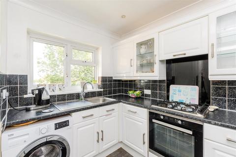 Leander Road, Rochester ME1 2 bed flat for sale