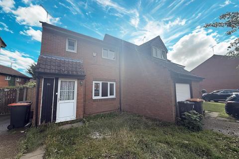 New Woodfield Green, Dunstable 3 bed semi