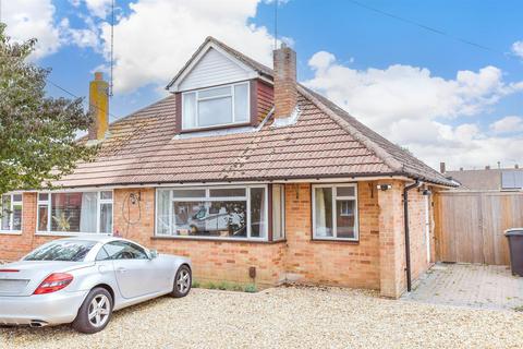 St. Vincent Crescent, Waterlooville PO8 4 bed semi