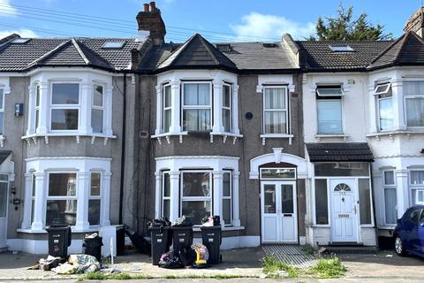 148 Windsor Road, Ilford, IG1 1HE 4 bed block of apartments for sale
