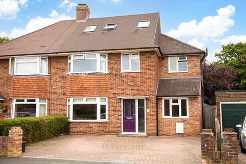 The Meadway, Horley RH6 7 bed semi