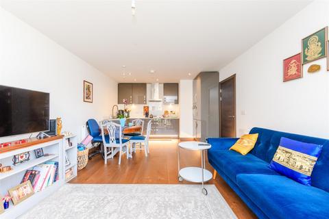 Mill Pond Road, Dartford, Kent 2 bed flat for sale