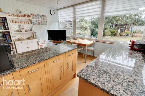 Aldborough Road North, Newbury Park 4 bed detached house for sale