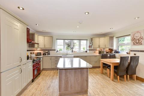 High Street, Wingham, Canterbury, Kent 4 bed detached house for sale