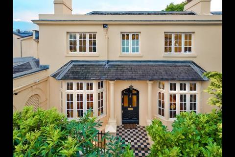 Regents Park NW1 3 bed house for sale