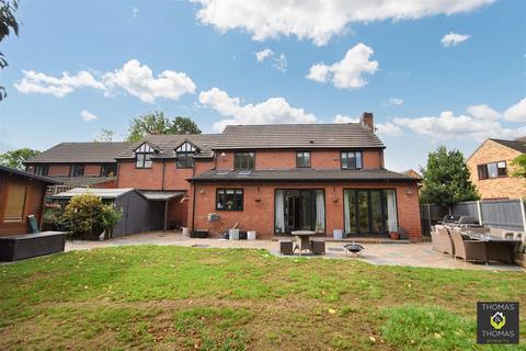 The Orchards, Hucclecote 4 bed detached house for sale