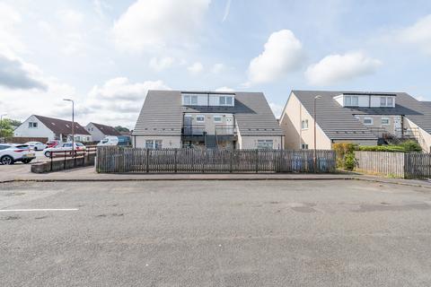 Raeburn Crescent, Bathgate EH47 2 bed flat for sale