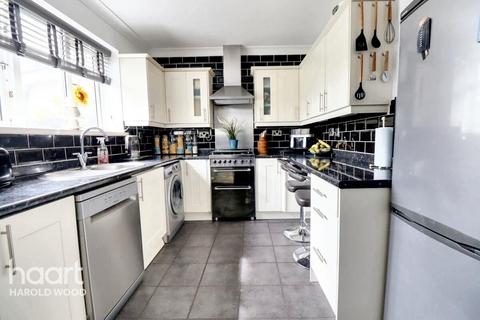 Amersham Close, Romford 3 bed terraced house for sale