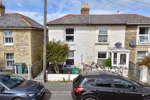 High Street, Ryde PO33 2 bed end of terrace house for sale
