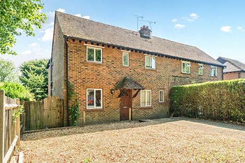 Potters Gate, Farnham, GU9 4 bed semi