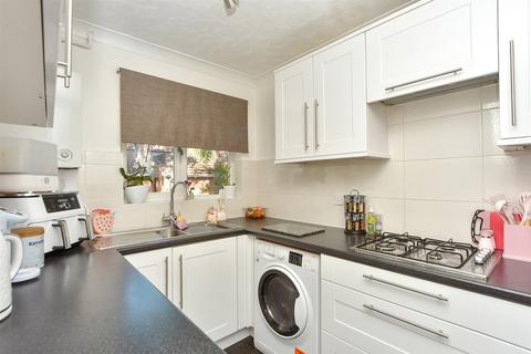Fallowfield, Sittingbourne ME10 1 bed semi