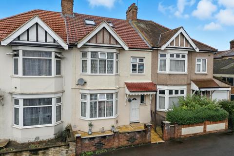Farrance Road, Chadwell Heath, RM6 5 bed terraced house for sale