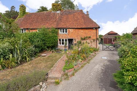 School Hill, Burwash 3 bed semi