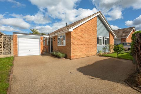 Greenfields Way, Horsham, RH12 4 bed detached bungalow for sale
