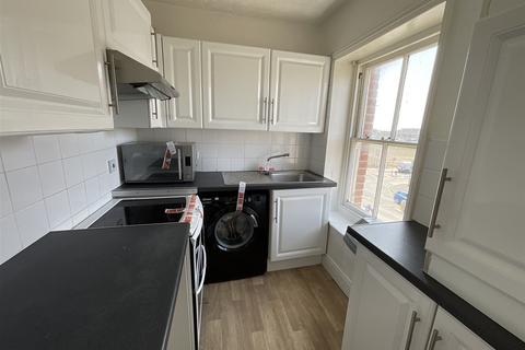 Fitzalan Road, Littlehampton, West... 2 bed apartment for sale