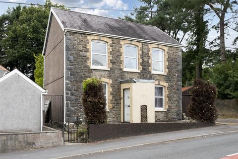 Heol Cwmmawr, Drefach, Llanelli 3 bed detached house for sale