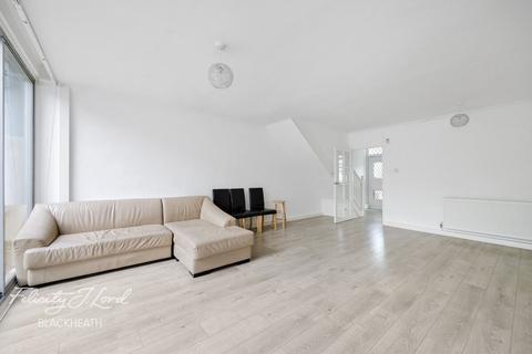 Woodmere, London 3 bed terraced house for sale